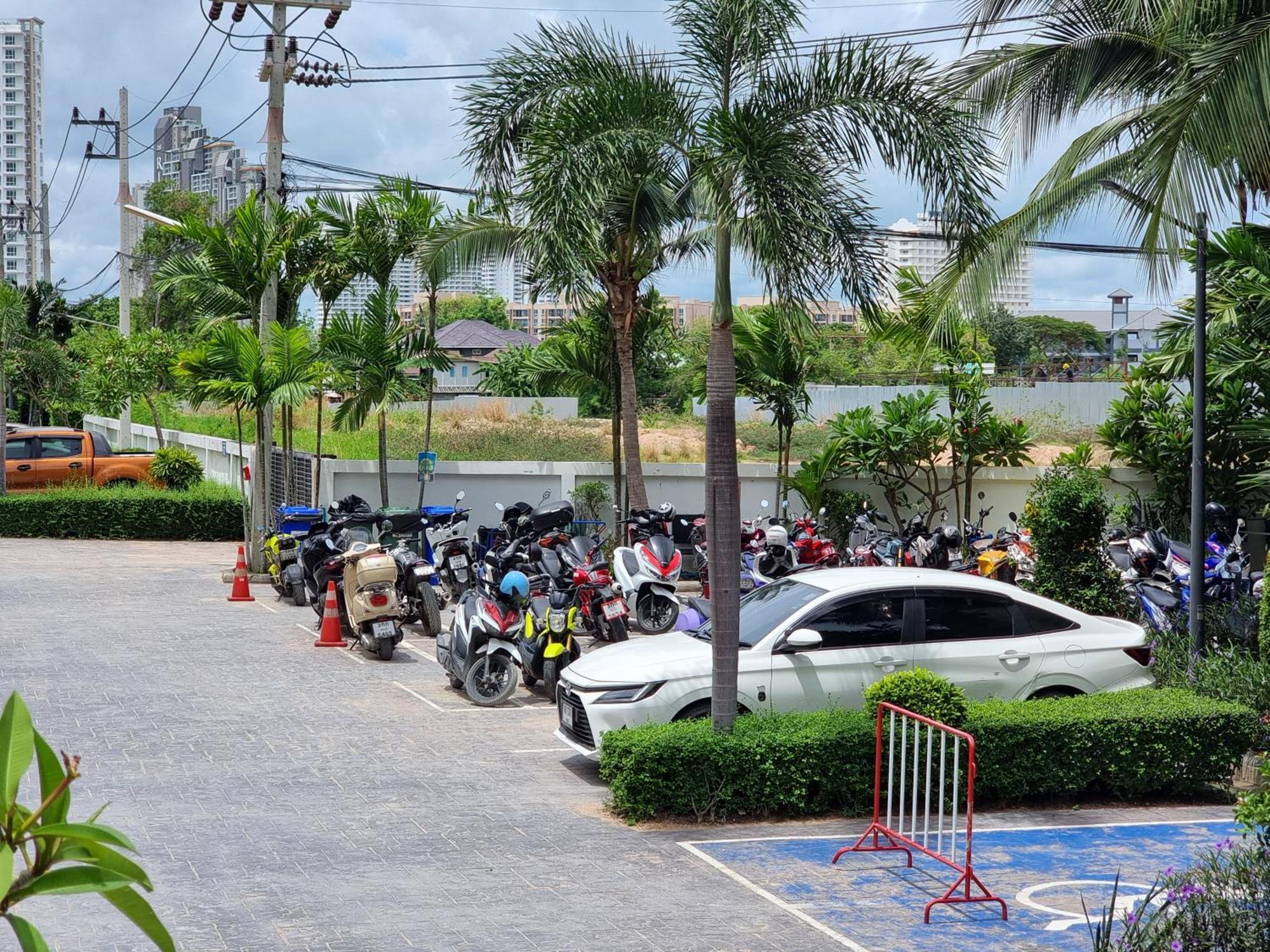 Laguna Beach Condo Resort 3 Maldives Pattaya Pool View ลากูน่า บีช คอนโด รีสอร์ต 3 พัทยา Praia de Jomtien Exterior foto